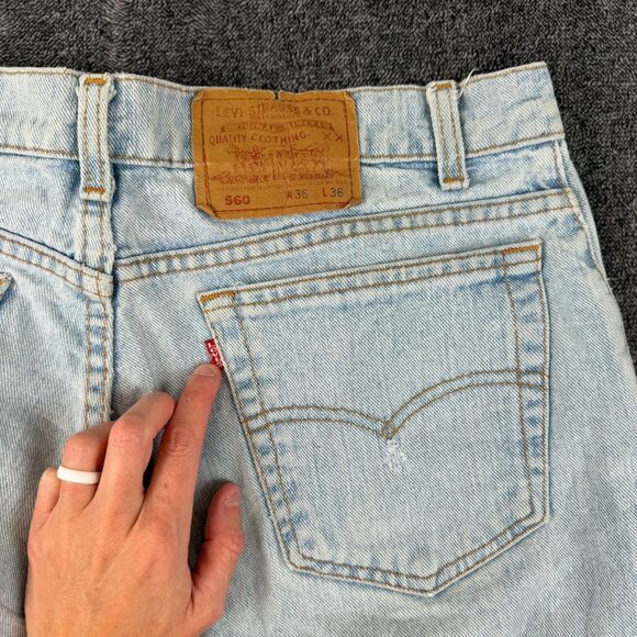 Vtg 90's Levi's 560 Light Blue Denim Jeans Baggy Men's 36X36(35X34.5) USA - Picture 12 of 13